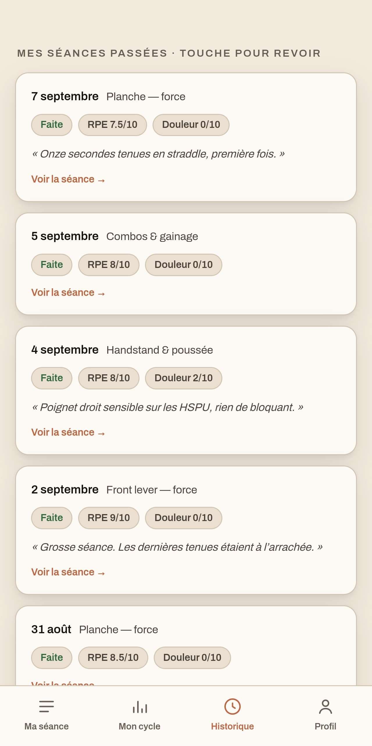Écran « Historique » : les séances passées avec leur difficulté ressentie, leur niveau de douleur et le commentaire laissé après la séance.